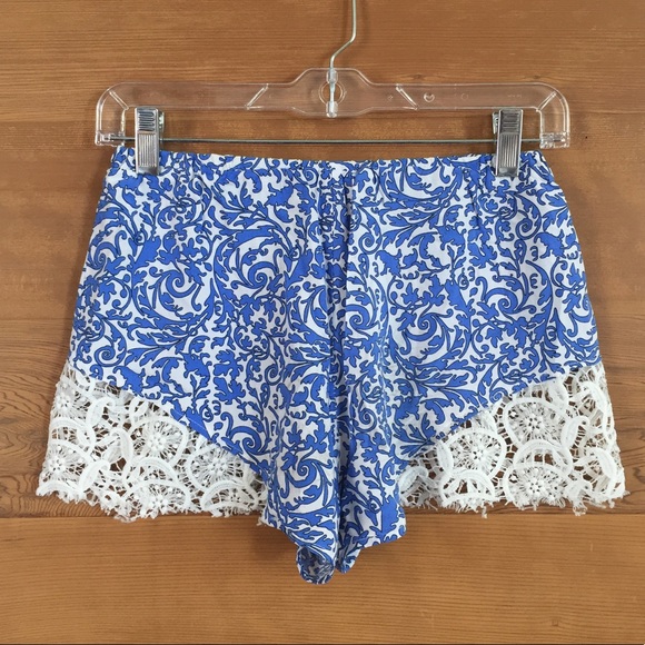 REVERSE shorts size small - Picture 2 of 2